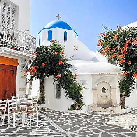 Luxury Naxos Deluxe Triple 150m From St George Apartment