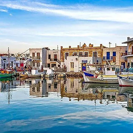 Luxury Naxos Deluxe Triple 150m From St George Apartment