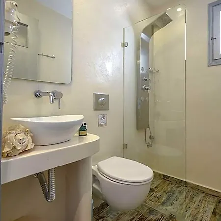 Apartment Luxury Naxos Deluxe Triple 150m From St George *