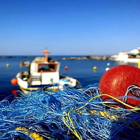 Luxury Naxos Deluxe Triple 150m From St George Apartment *